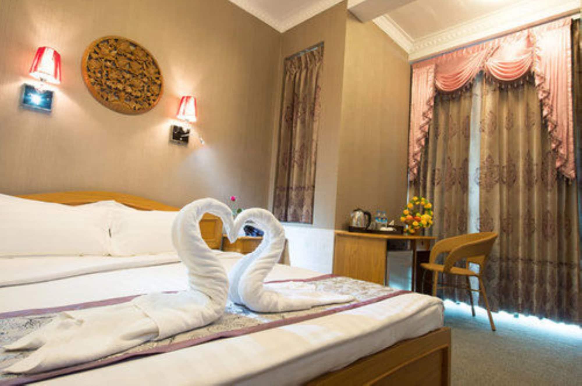 Smart Hotel Mandalay Exteriör bild